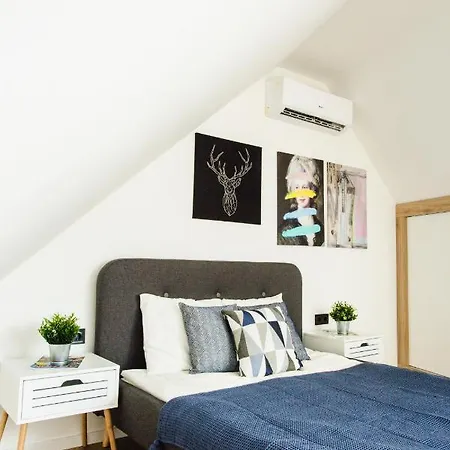 Apartment V10 *